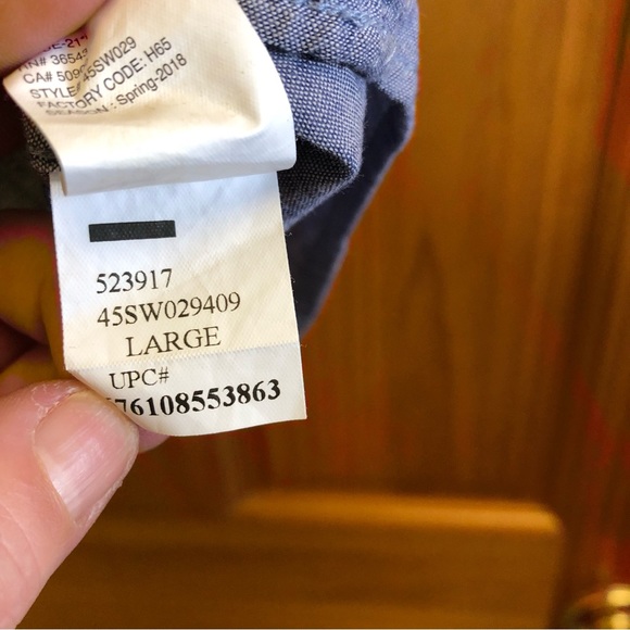 Men's IZOD Shirt Size Large / Saltwater Relaxed Fit / Blue Short Sleeves - Picture 5 of 8